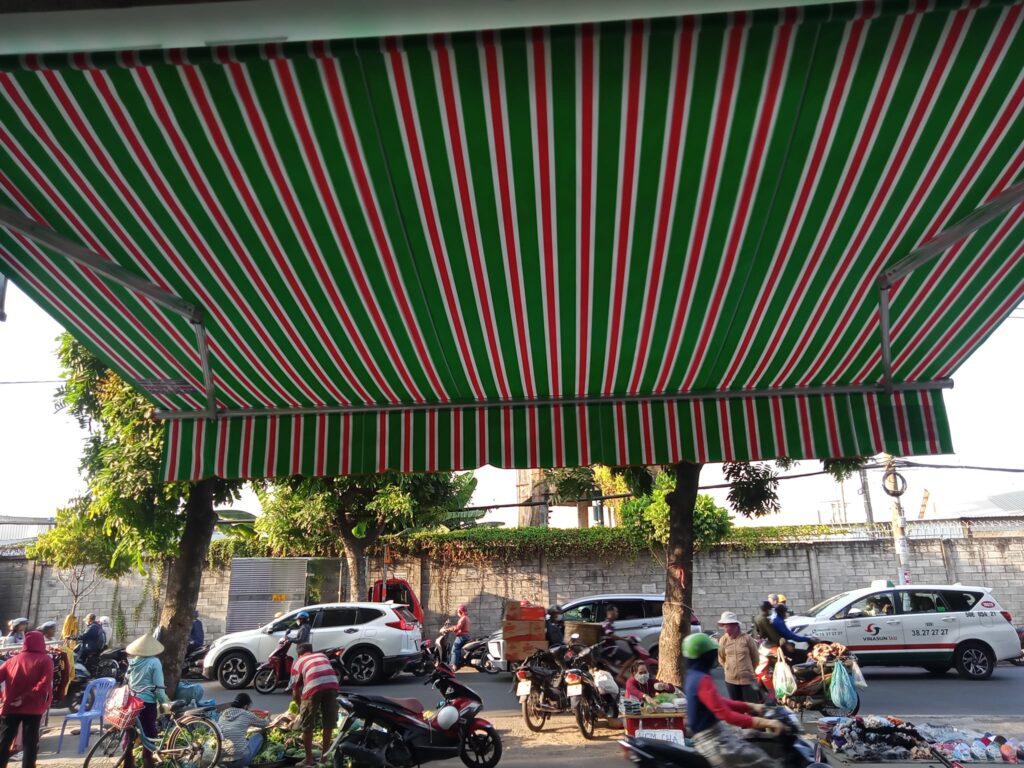 Bạt che nắng mưa tay quay ở Thanh Hoá