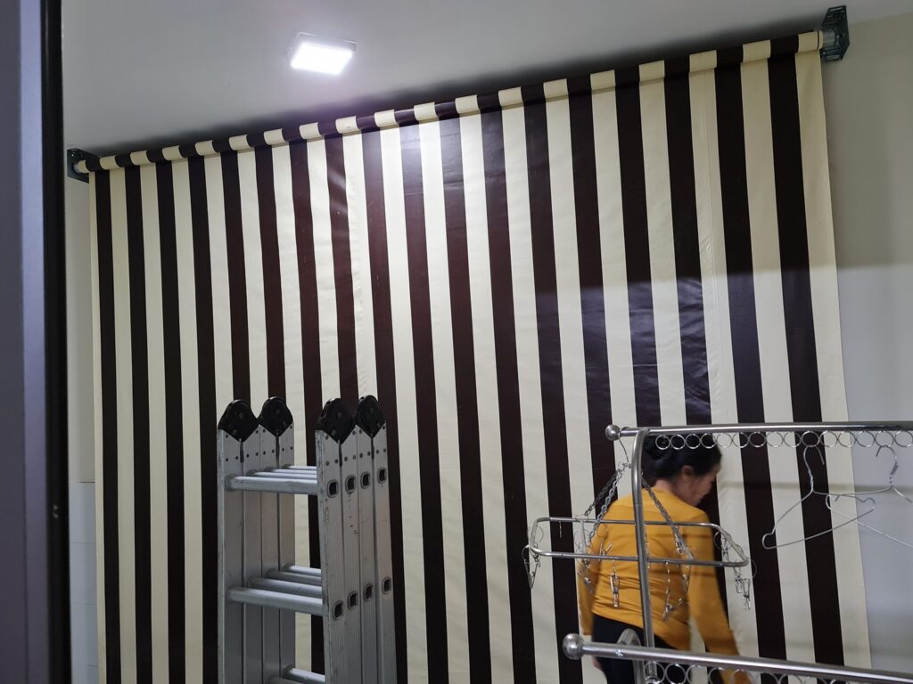 Bạt che nắng tự cuốn ngoài trời ban công ở Nga Sơn Bạt che nắng tự cuốn ngoài trời ban công ở Nga Sơn