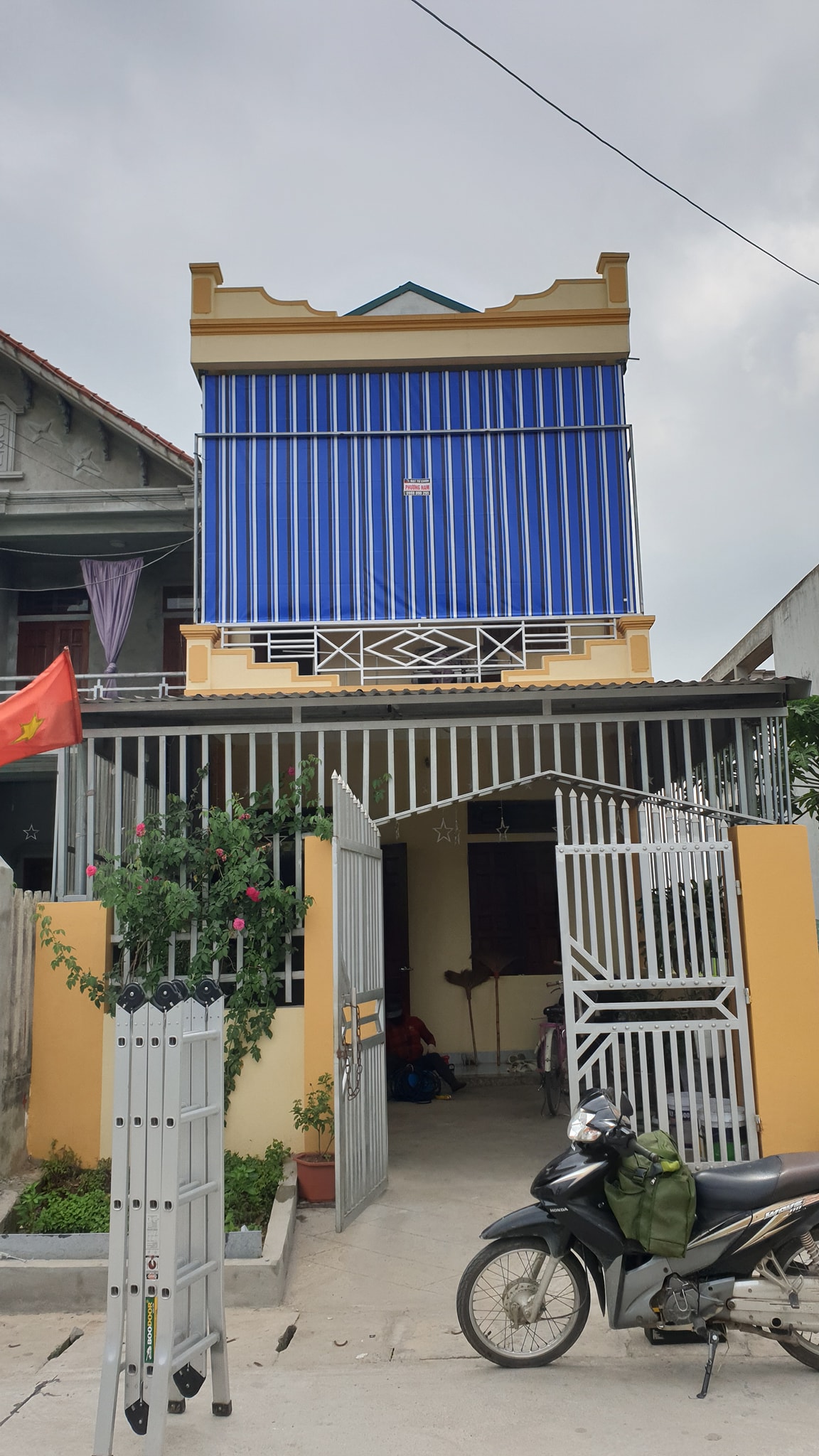 Bạt che nắng tự cuốn ở Vĩnh Lộc Bạt che nắng tự cuốn ở Vĩnh Lộc