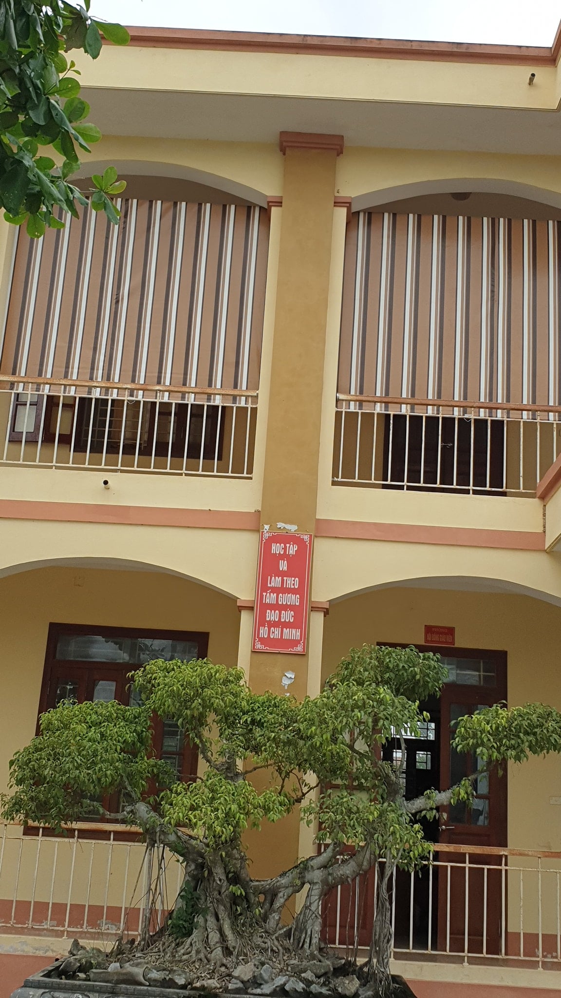 Bạt che nắng tự cuốn ngoài trời ban công ở Thiệu Hoá