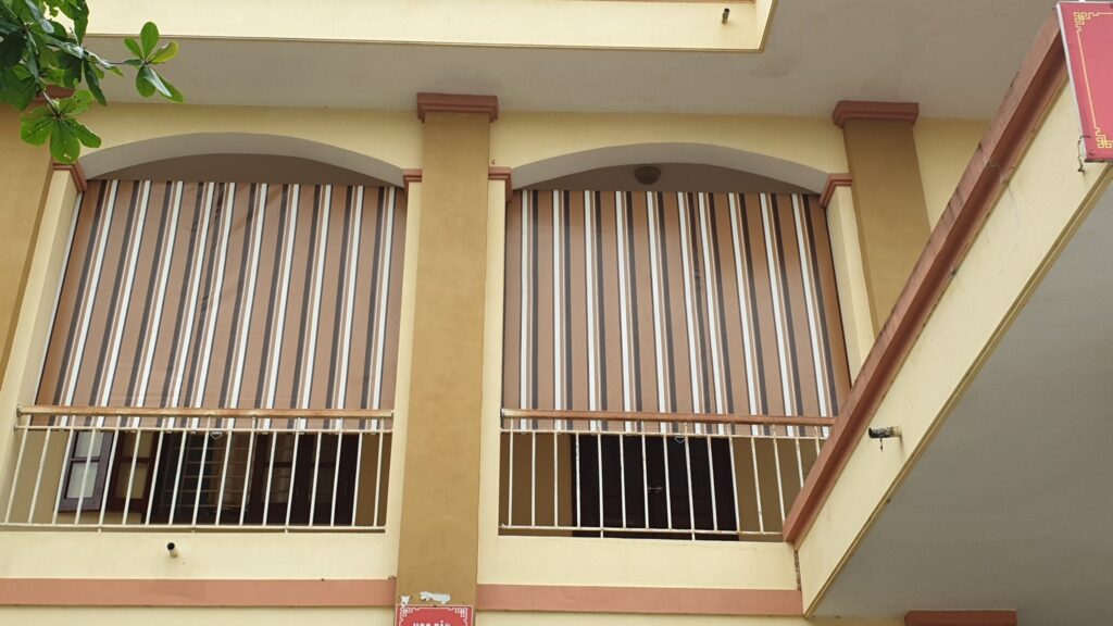 Bạt che nắng tự cuốn ngoài trời ban công ở Thiệu Hoá