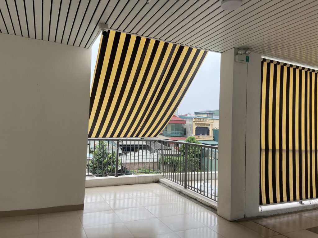 Bạt che nắng tự cuốn ban công ở Thanh Hoá