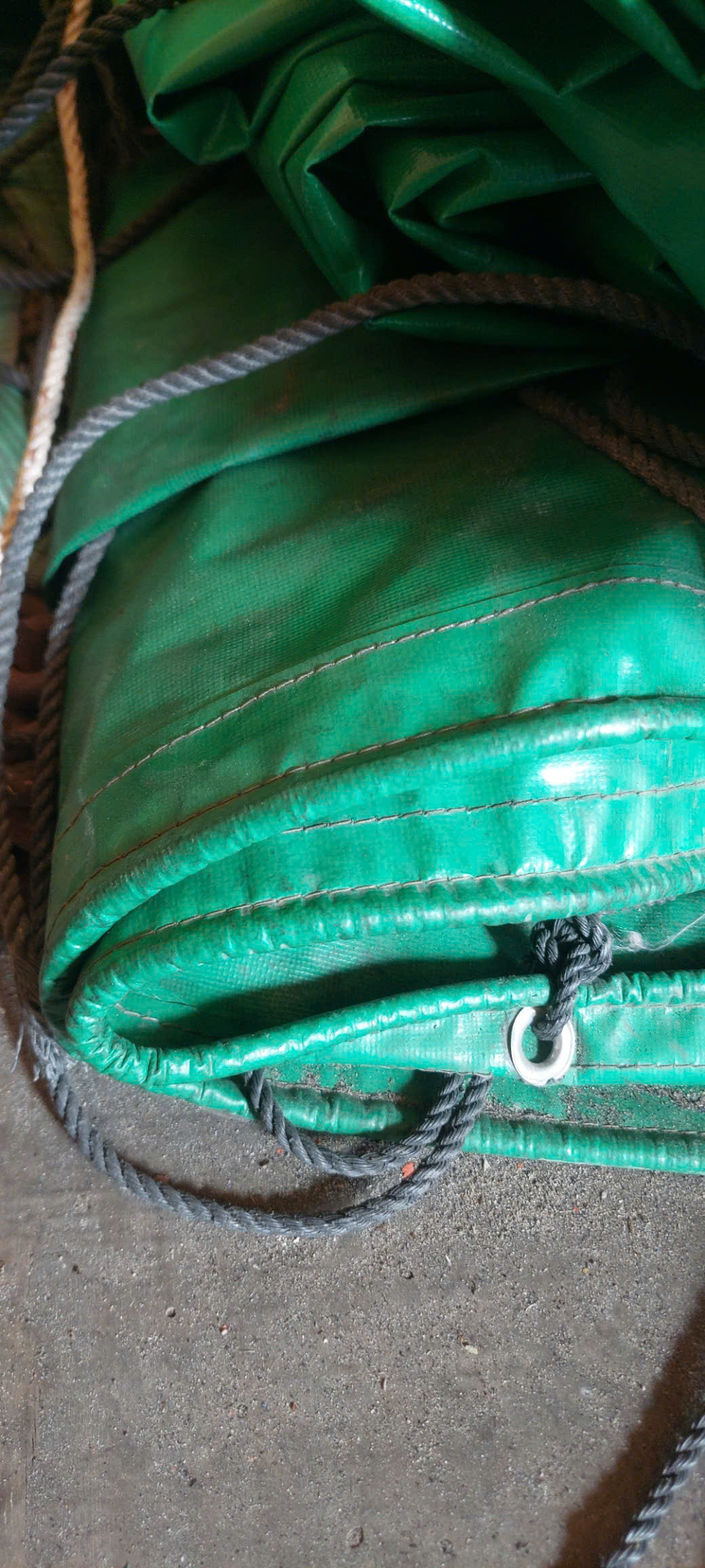 Tấm bạt nhựa PVC may viền đóng khuy ở Thanh Hoá Tấm bạt nhựa PVC may viền đóng khuy ở Thanh Hoá