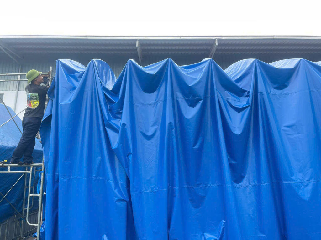 Lắp đặt nhà bạt di động bằng bạt nhựa PVC Lắp đặt nhà bạt di động bằng bạt nhựa PVC