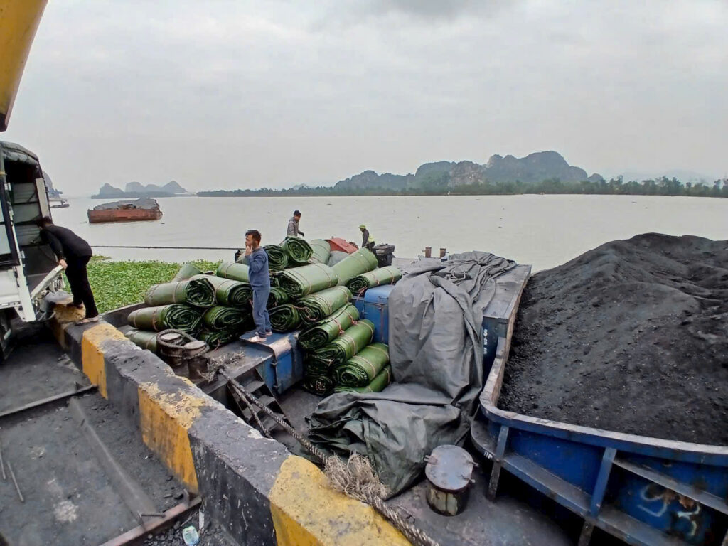Bạt che tàu thuyền, trùm hàng ở Thanh Hoá Bạt che tàu thuyền, trùm hàng ở Thanh Hoá