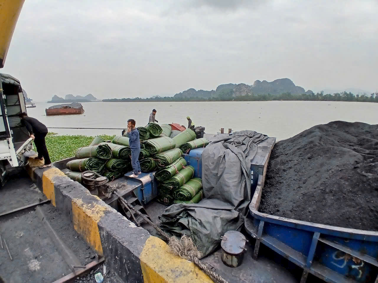 Bạt che tàu thuyền, trùm hàng ở Thanh Hoá Bạt che tàu thuyền, trùm hàng ở Thanh Hoá