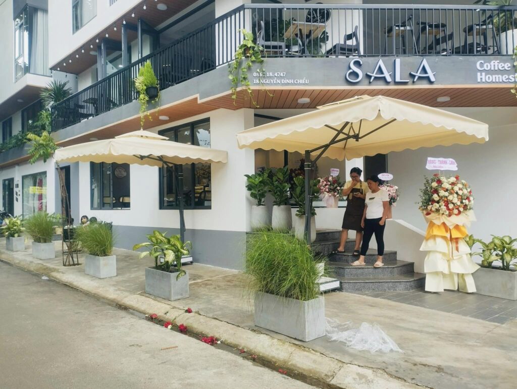 Ô dù che nắng quán cafe lệch tâm ngoài trời ở Thanh Hoá Ô dù che nắng quán cafe lệch tâm ngoài trời ở Thanh Hoá