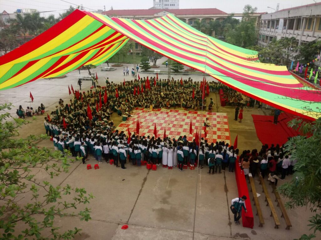 Dù che sân trường 2 mái ở Thanh Hoá Dù che sân trường 2 mái ở Thanh Hoá