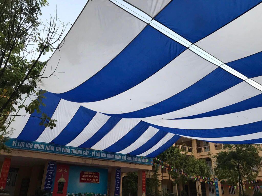 Vải bạt dù che sự kiện sân trường học ở Sầm Sơn Vải bạt dù che sự kiện sân trường học ở Sầm Sơn