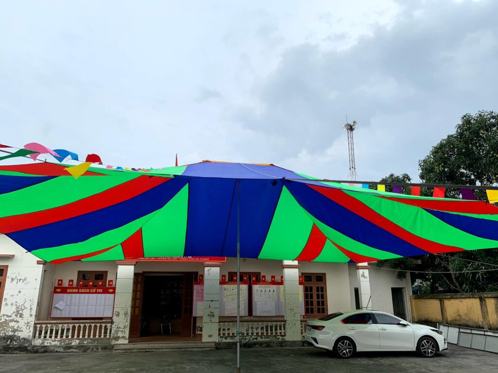 Dù bạt che sự kiện sân trường hình vuông ở Sầm Sơn Dù bạt che sự kiện sân trường hình vuông ở Sầm Sơn