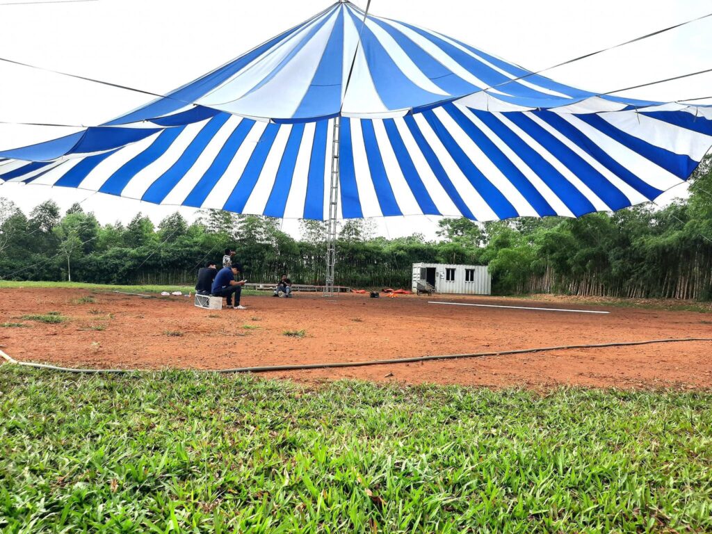 Dù che sân trường hội nghị ở Thanh Hoá Dù che sân trường hội nghị ở Thanh Hoá