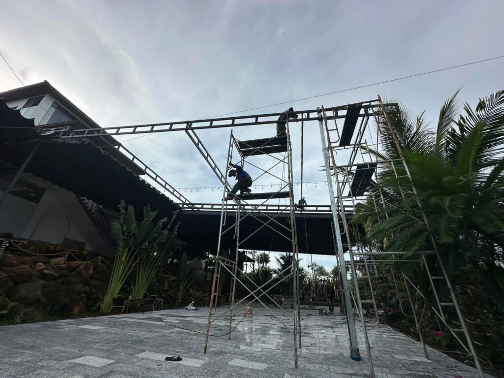 Bạt xếp lượn sóng nhà để xe ở Thanh Hoá Bạt xếp lượn sóng nhà để xe ở Thanh Hoá