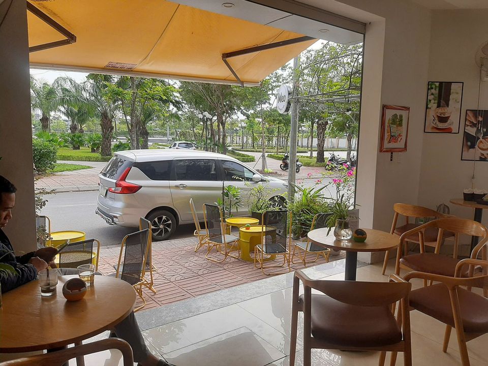 Bạt che nắng mưa tay quay ở Nghi Sơn Bạt che nắng mưa tay quay ở Nghi Sơn