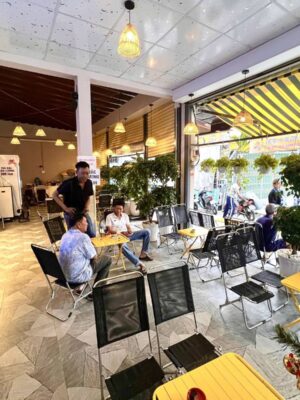 Bạt che nắng tay quay mái hiên Sầm Sơn