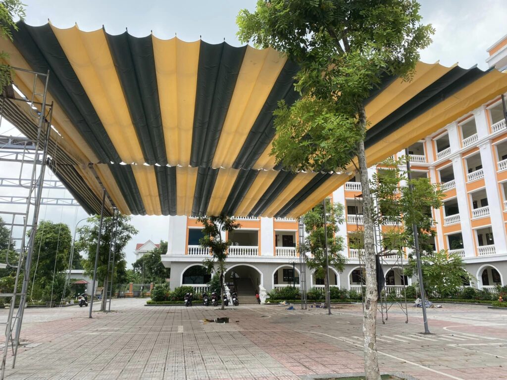 Bạt mái xếp lượn sóng trường học tại Thanh Hoá Bạt mái xếp lượn sóng trường học tại Thanh Hoá