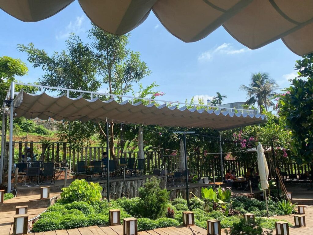 Bạt che nắng mưa sân vườn ngoài trời ở Thanh Hoá Bạt che nắng mưa sân vườn ngoài trời ở Thanh Hoá