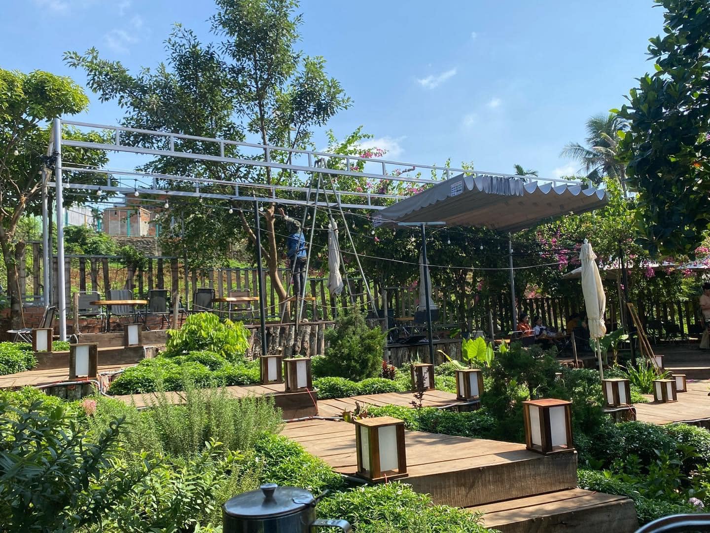 Bạt che nắng mưa sân vườn ngoài trời ở Thanh Hoá Bạt che nắng mưa sân vườn ngoài trời ở Thanh Hoá