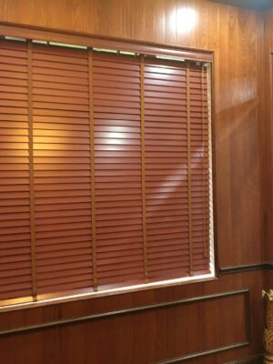 Rèm sáo gỗ che cửa sổ ở Thanh Hoá