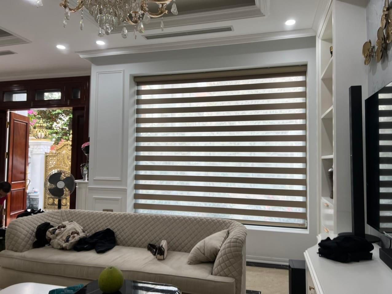 Công rình lắp đặt rèm cầu vồng ở Thanh Hoá Công rình lắp đặt rèm cầu vồng ở Thanh Hoá