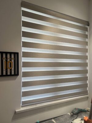 Công rình lắp đặt rèm cầu vồng ở Thanh Hoá