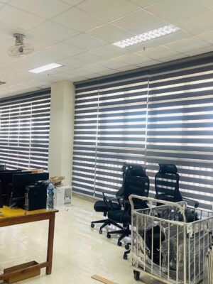 Công rình lắp đặt rèm cầu vồng ở Thanh Hoá