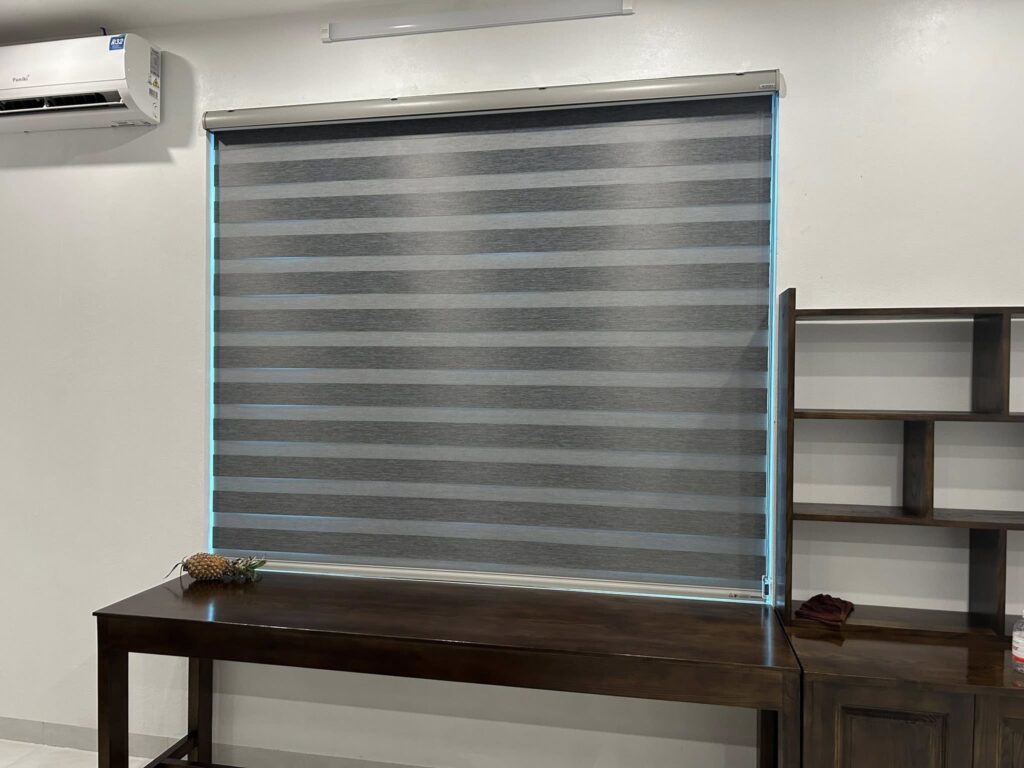 Công rình lắp đặt rèm cầu vồng ở Thanh Hoá Công rình lắp đặt rèm cầu vồng ở Thanh Hoá