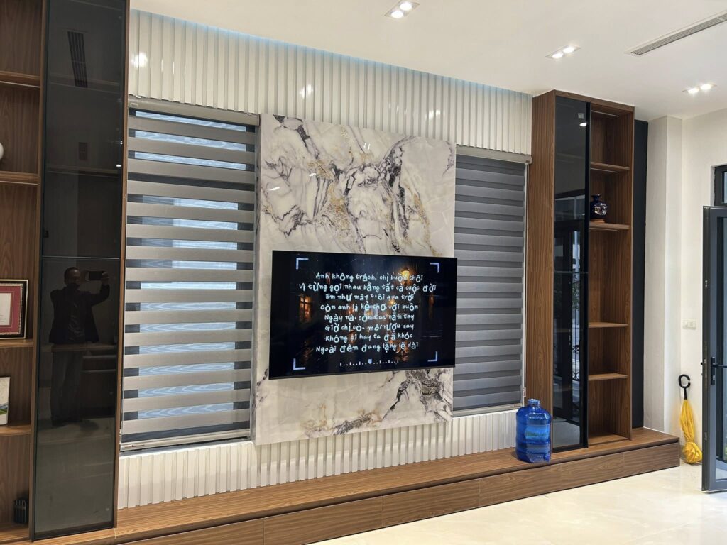 Công rình lắp đặt rèm cầu vồng ở Thanh Hoá Công rình lắp đặt rèm cầu vồng ở Thanh Hoá