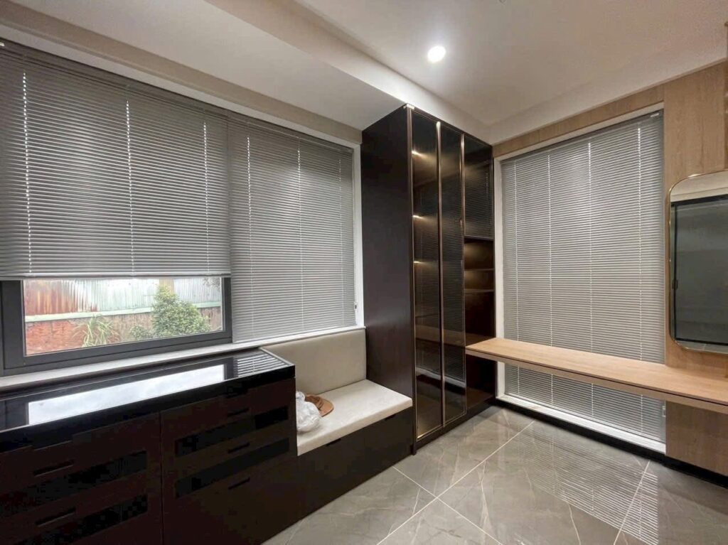 Rèm sáo nhôm ở Thanh Hoá che cửa sổ phòng ngủ Rèm sáo nhôm ở Thanh Hoá che cửa sổ phòng ngủ