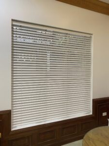 Rèm sáo nhôm ở Thanh Hoá màu trắng Rèm sáo nhôm ở Thanh Hoá màu trắng