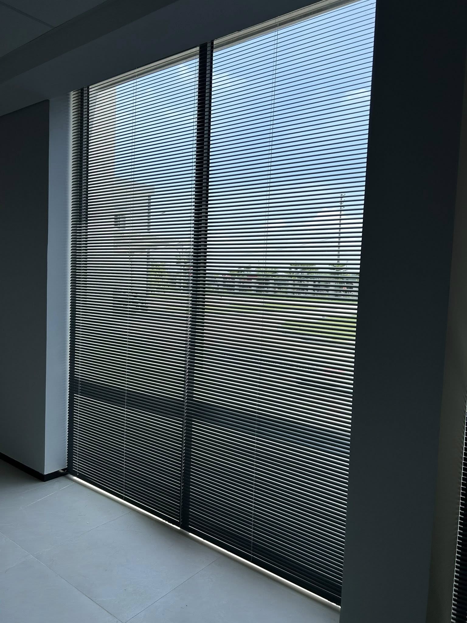 Rèm sáo nhôm ở Thanh Hoá màu đen Rèm sáo nhôm ở Thanh Hoá màu đen