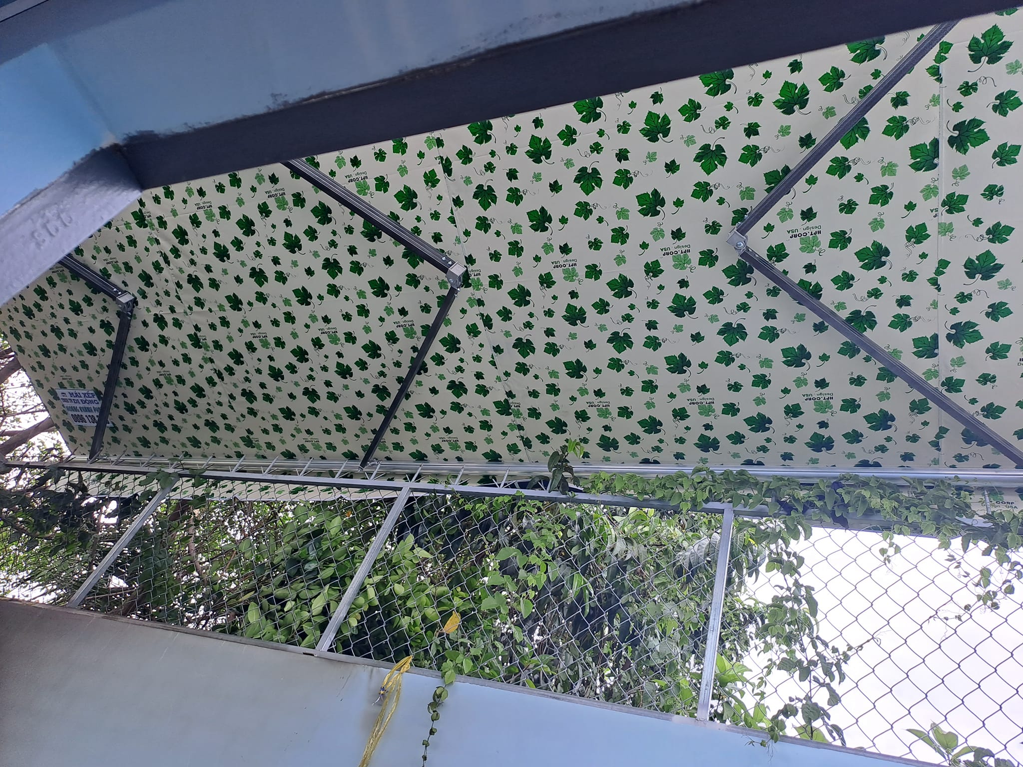 Bạt mái hiên di động tay quay ở Thanh Hoá Bạt mái hiên di động tay quay ở Thanh Hoá