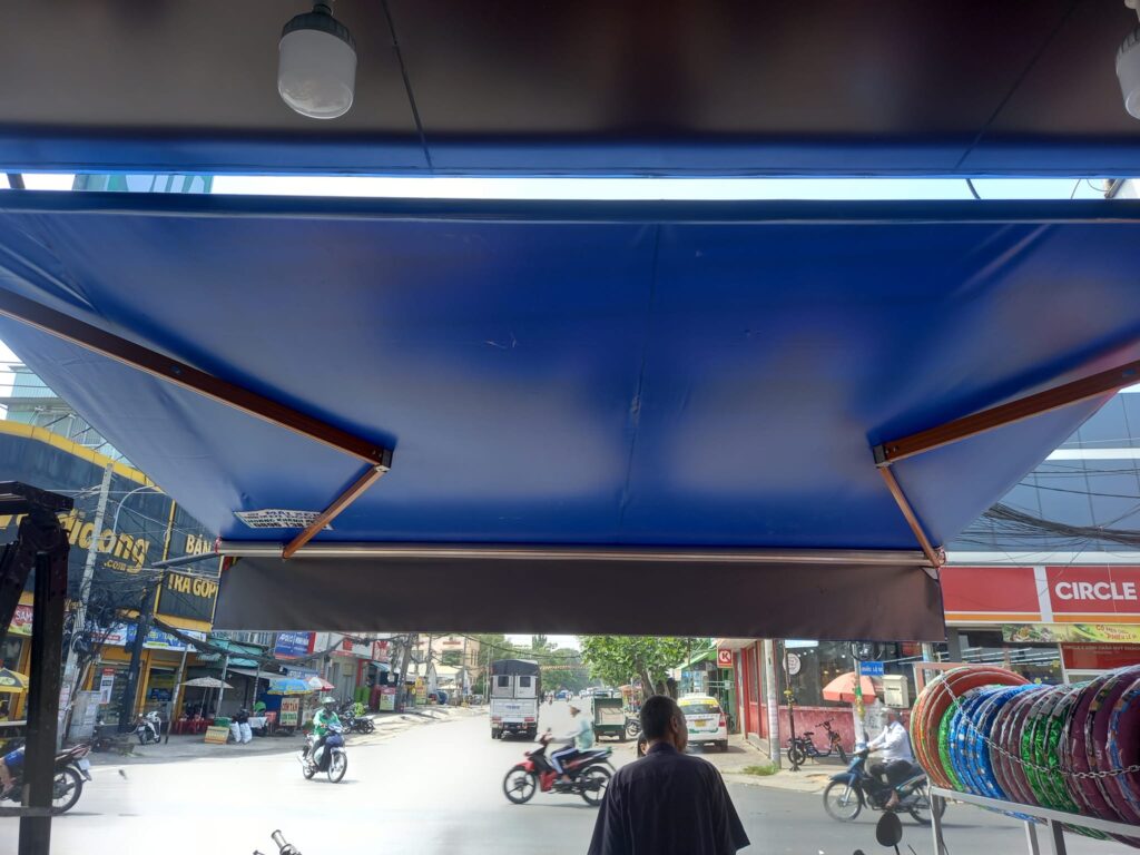 Bạt che nắng tay quay ở Thanh Hoá