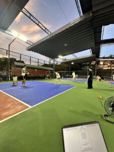 Bạt xếp lượn sóng sân pickleball ở Thanh Hoá Bạt xếp lượn sóng sân pickleball ở Thanh Hoá