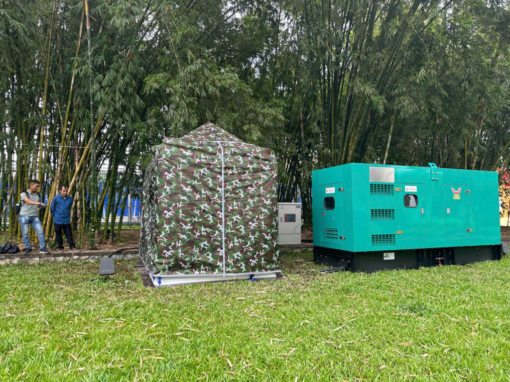 Bạt dù quân đội làm che nắng mưa