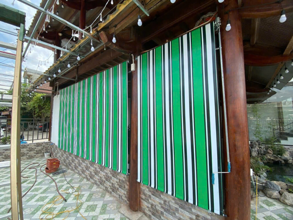Bạt che nắng tự cuốn tay quay ở Sầm Sơn Bạt che nắng tự cuốn tay quay ở Sầm Sơn